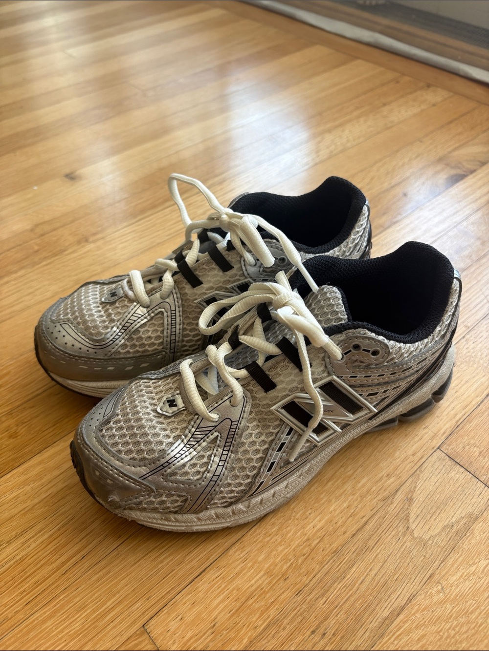New Balance 1906 Kids US2 Silver and Black Athletic Sneakers